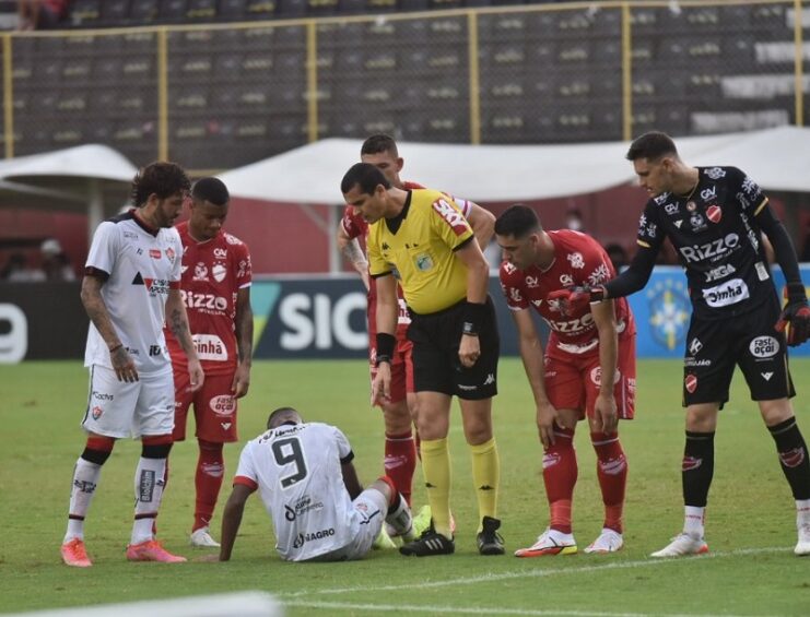 Vitória perde para o Vila Nova e é rebaixado para a Série C - TVNBN