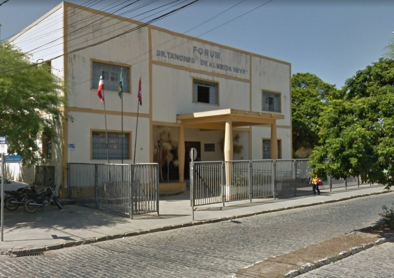 Cruz das Almas: antigo imóvel do Fórum Dr. Tancredo de Almeida Neves é ...